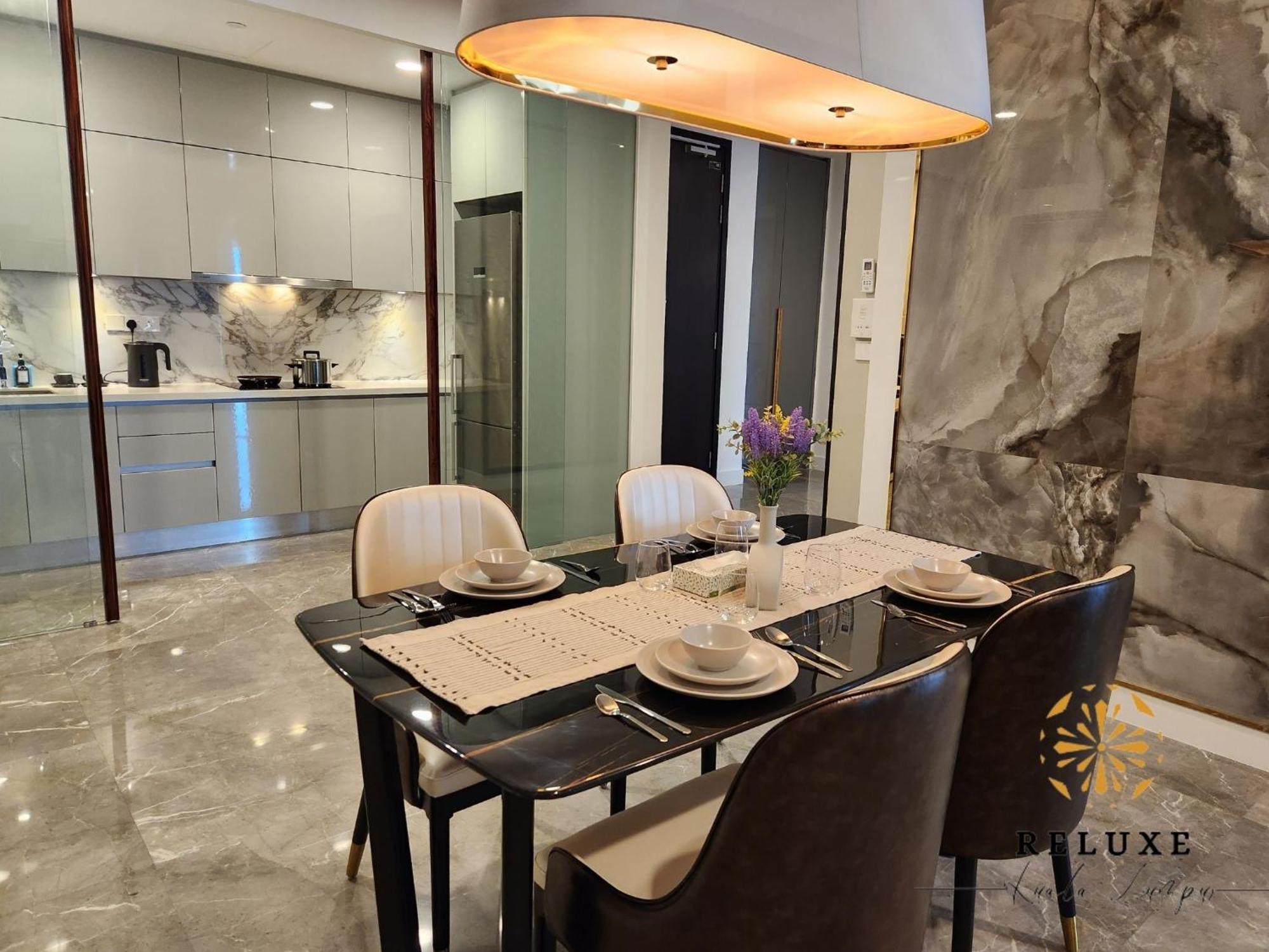 The Platinum 2 Klcc Premium Suite By Reluxe Kuala Lumpur Exteriör bild